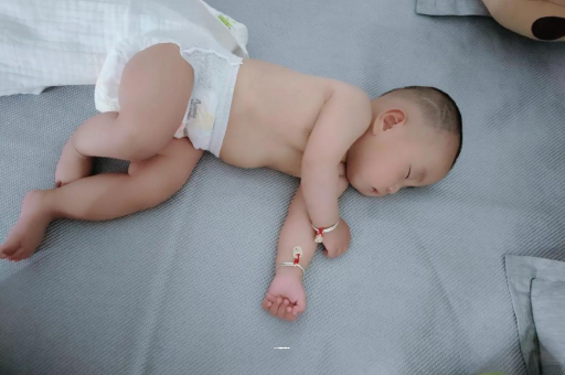 通许没满月的宝宝